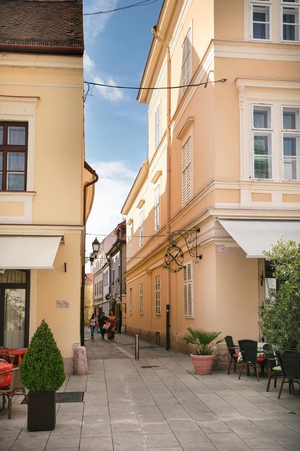 Foter Rezidencia Appartement Győr Buitenkant foto