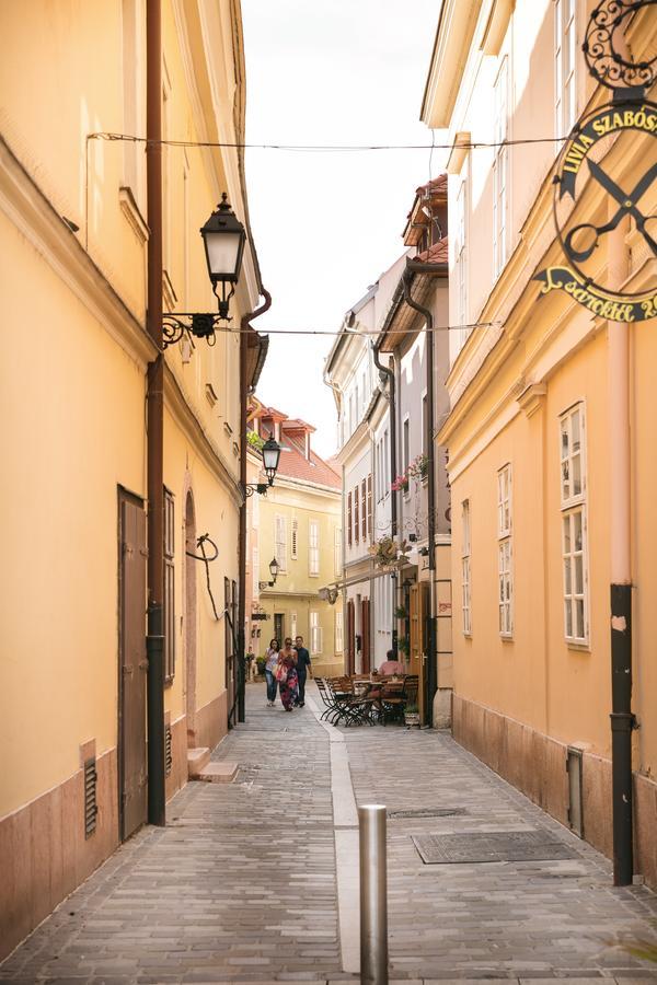 Foter Rezidencia Appartement Győr Buitenkant foto