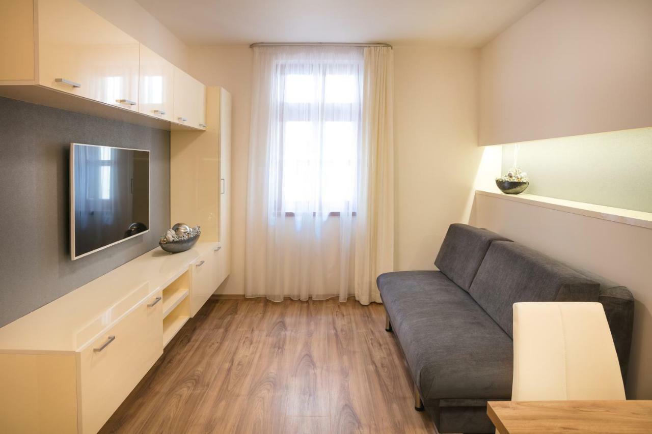 Foter Rezidencia Appartement Győr Buitenkant foto