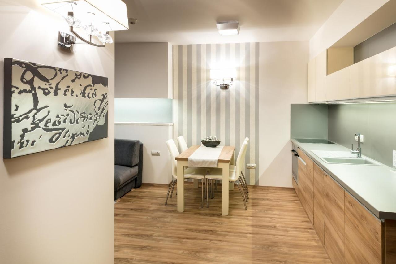 Foter Rezidencia Appartement Győr Buitenkant foto